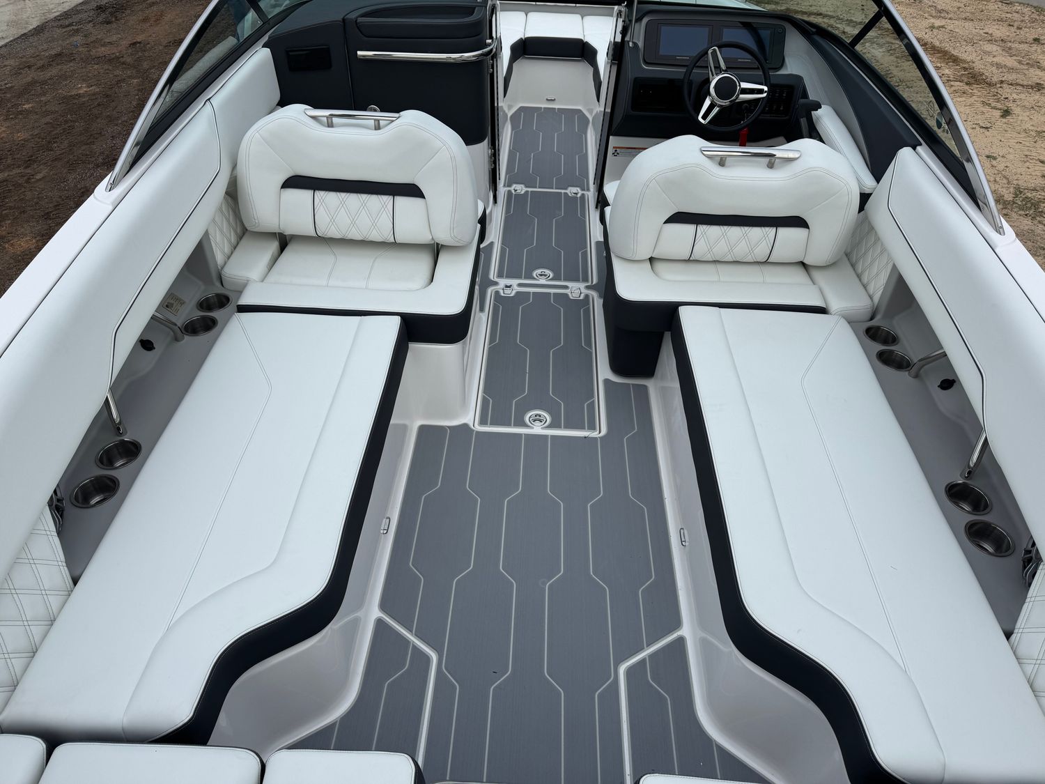 New 2025 REGAL LS6 SURF in Hazel Green, AL | SMG Boats