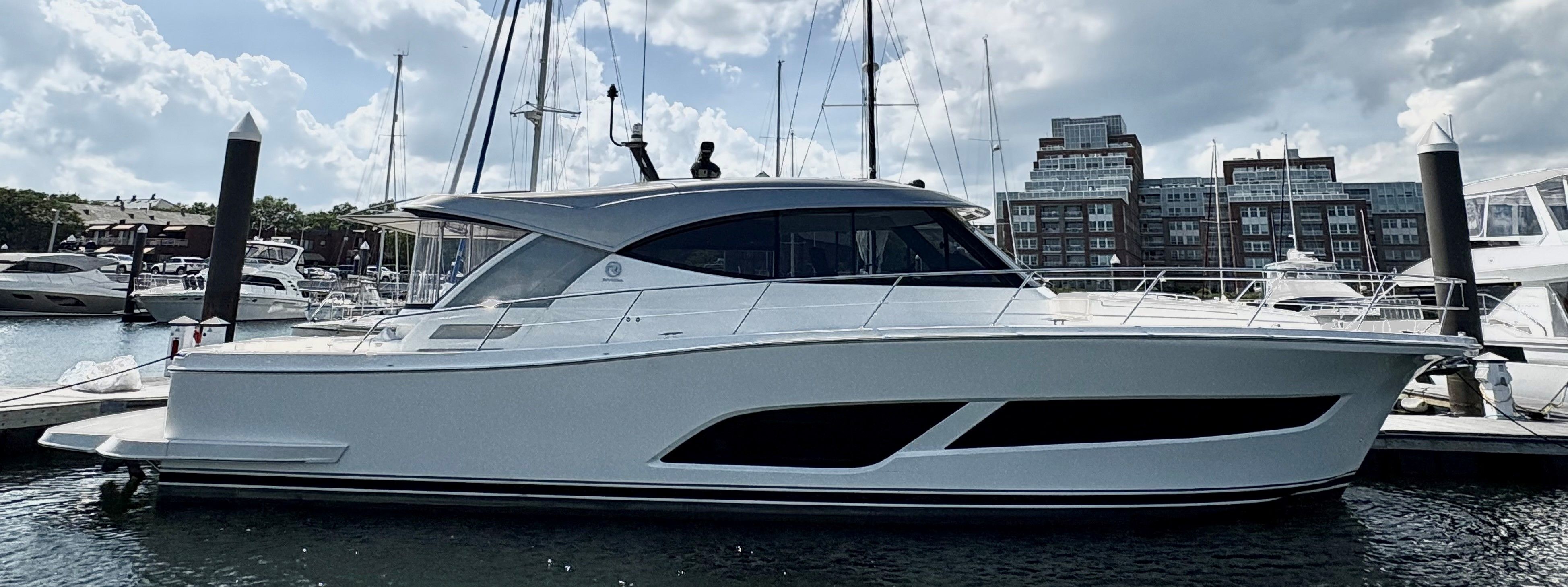 Rivieras スリッポン 3204-marine Riviera Boats for Sale | Bosun's Marine