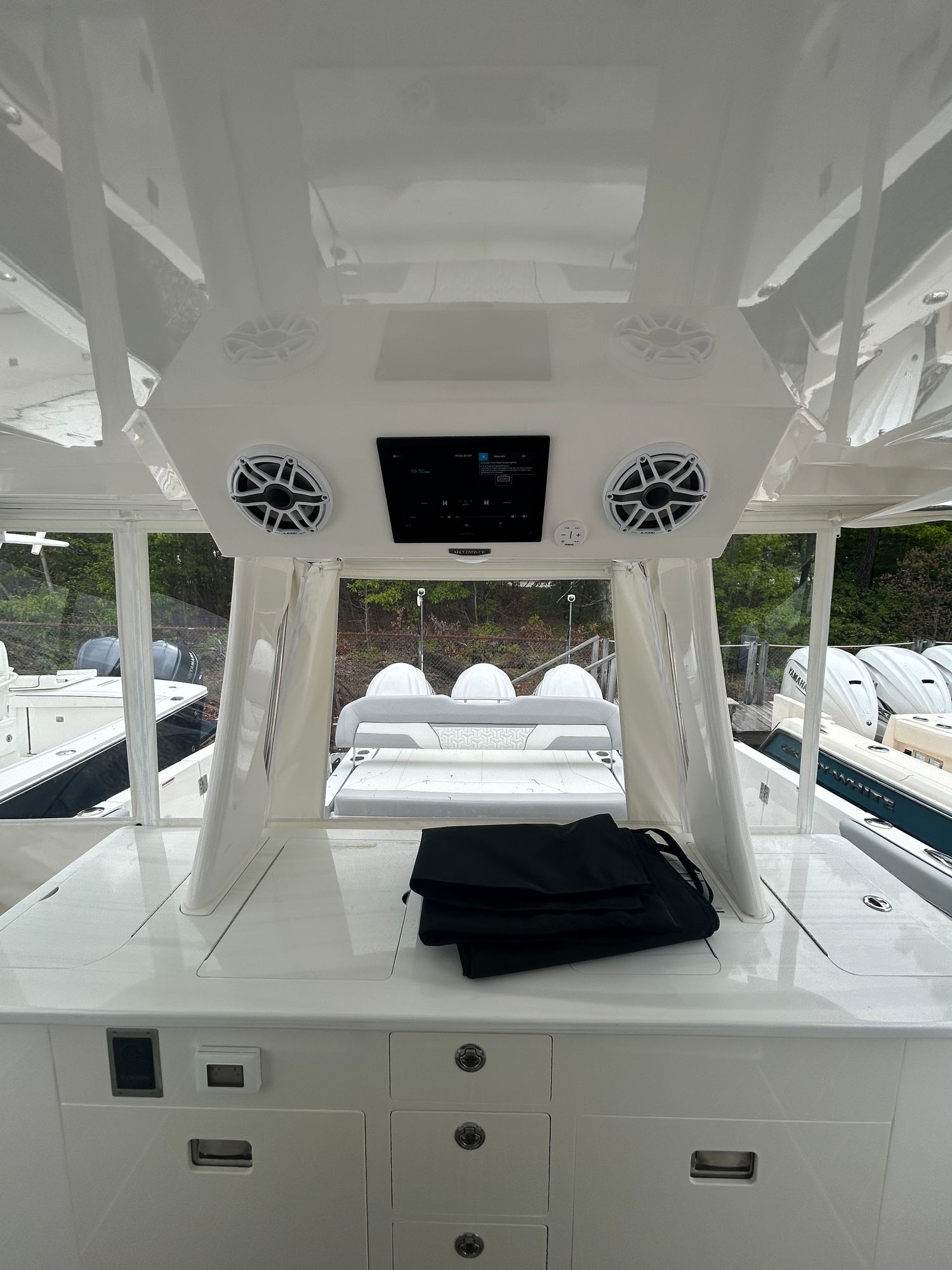 New 2025 REGAL 38 SAV in Mashpee, MA | Bosun's Marine